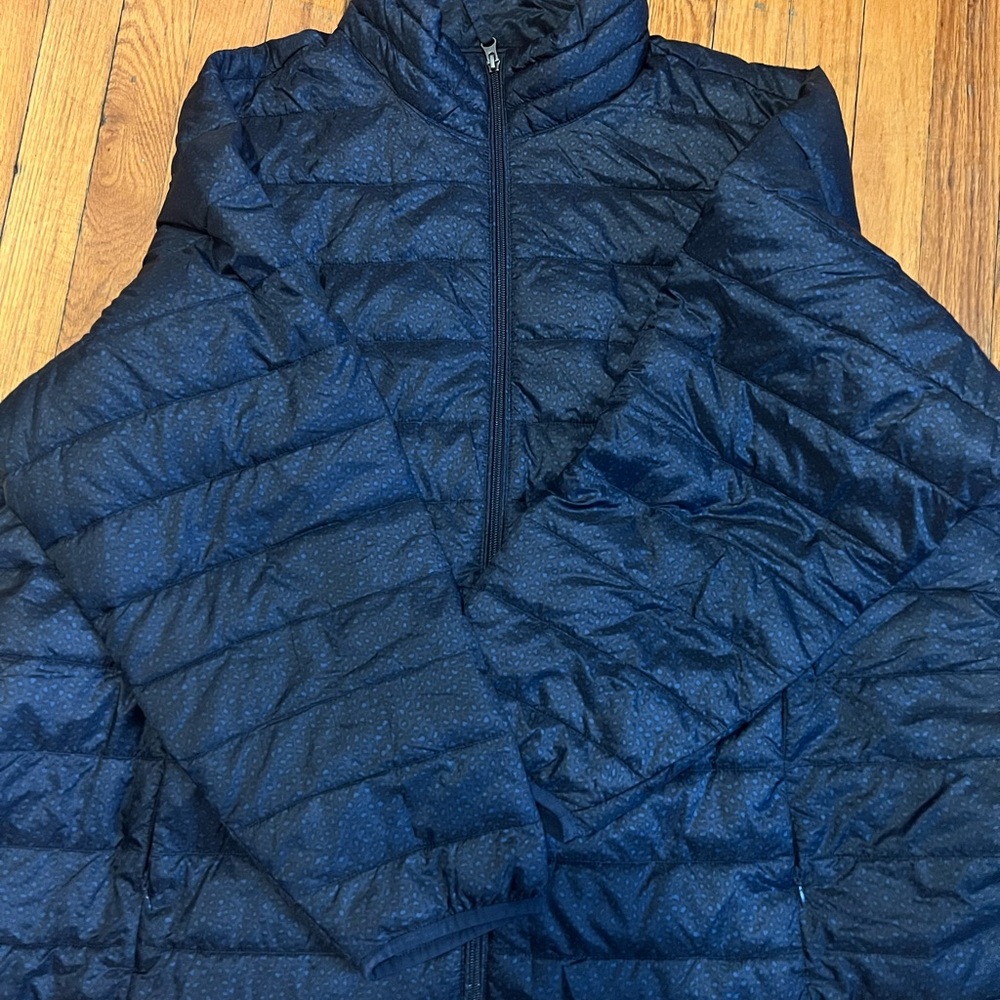 Amazon Essentials Black Puffer Jacket